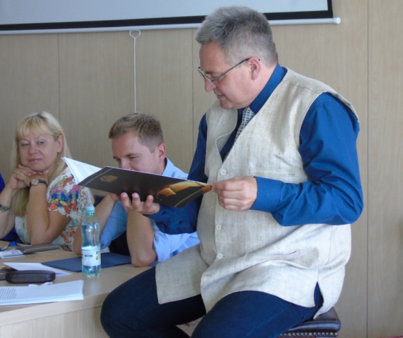 Szkolne preludium do Narodowego Czytania LIFESTYLE, Książka - W piątek uczniowie podlaskich szkół ponadgimnazjalnych czytali Quo Vadis Sienkiewicza w Książnicy Podlaskiej w Białymstoku. Impreza dla szkół poprzedziła sobotni Dzień Narodowego Czytania na Rynku Kościuszki.