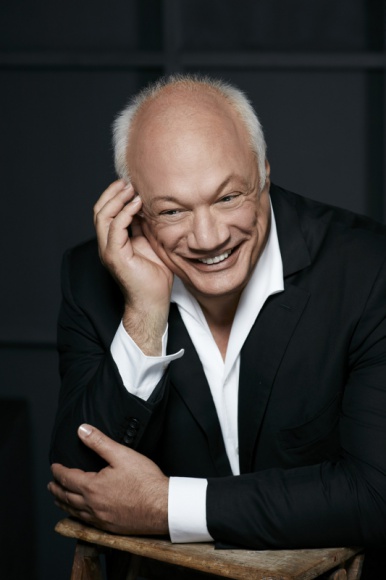 Éric - Emmanuel Schmitt gościem specjalnym Literackiego Sopotu! LIFESTYLE, Książka - Éric - Emmanuel Schmitt będzie gościem tegorocznej edycji Literackiego Sopotu odbywającej się od 15 do 18 sierpnia. Spotka się nie tylko ze swoimi czytelnikami, ale również zagra w spektaklu na podstawie swojej najnowszej książki „Madame Pylinska i sekret Chopina”.