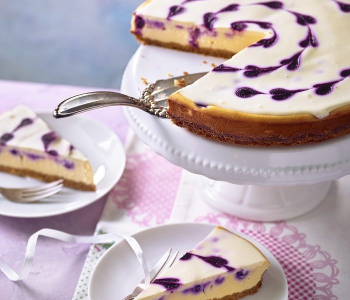Valentines_Cheesecake_Thermomix_small Walentynki last minute – puszysty sernik walentynkowy z borówkami